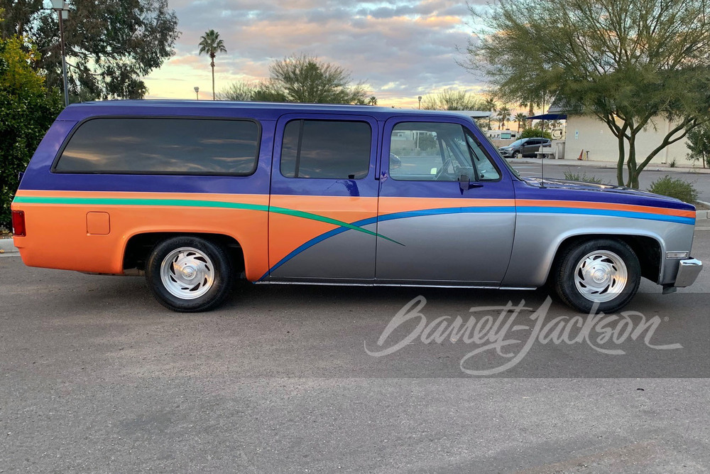 1990 CHEVROLET SUBURBAN - Side Profile - 253945