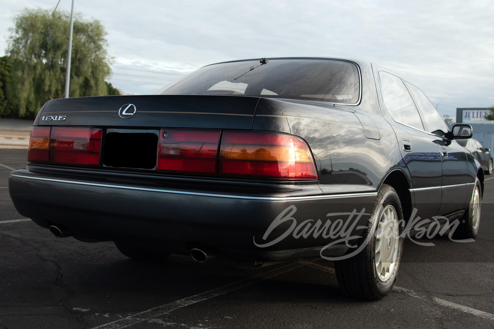 1992 LEXUS LS400 - Rear 3/4 - 254512