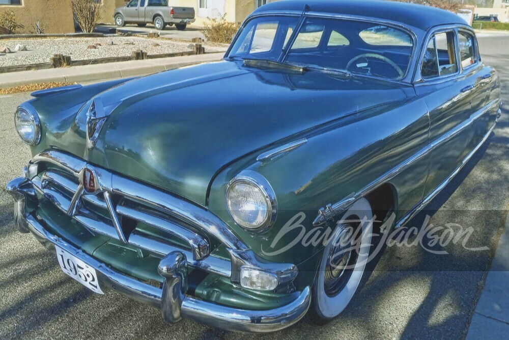 1952 HUDSON HORNET - Front 3/4 - 254758