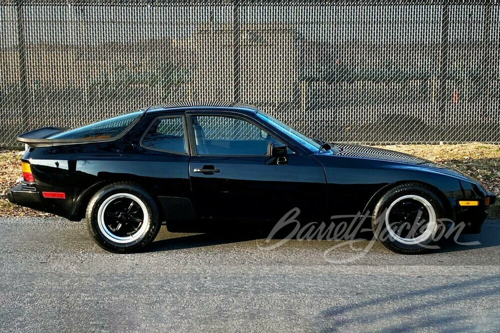 1983 PORSCHE 944 - Side Profile - 256665