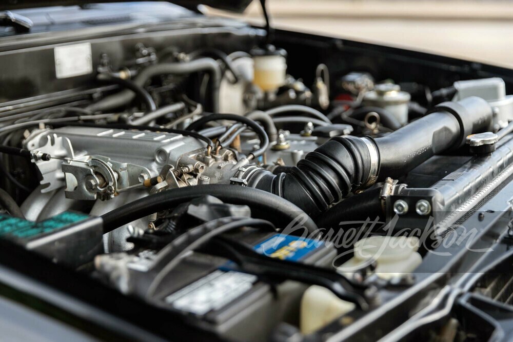 1985 TOYOTA SR5 PICKUP "BACK TO THE FUTURE" TRIBUTE - Engine - 256694