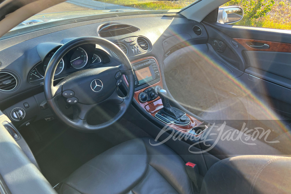 2004 MERCEDES-BENZ SL500 ROADSTER - Interior - 257100