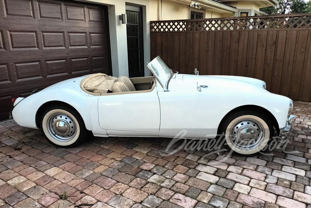 1961 MG MGA ROADSTER - Side Profile - 257824