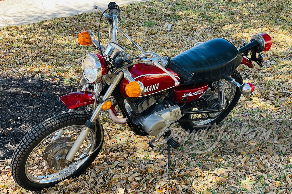 1974 YAMAHA  GT80 MOTORCYCLE - Front 3/4 - 258030
