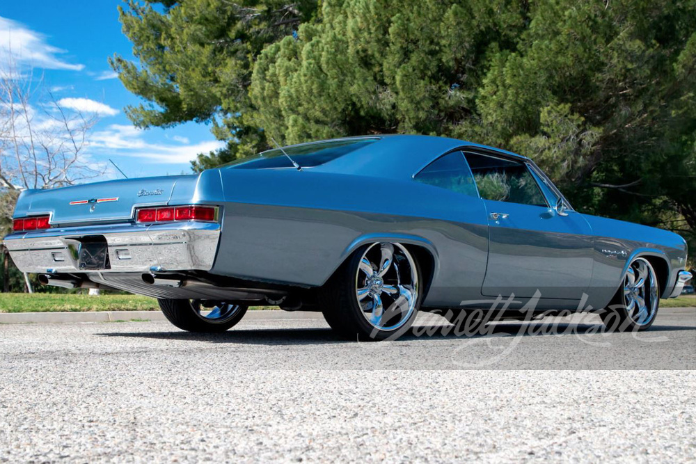 1966 CHEVROLET IMPALA CUSTOM HARDTOP - Rear 3/4 - 258538