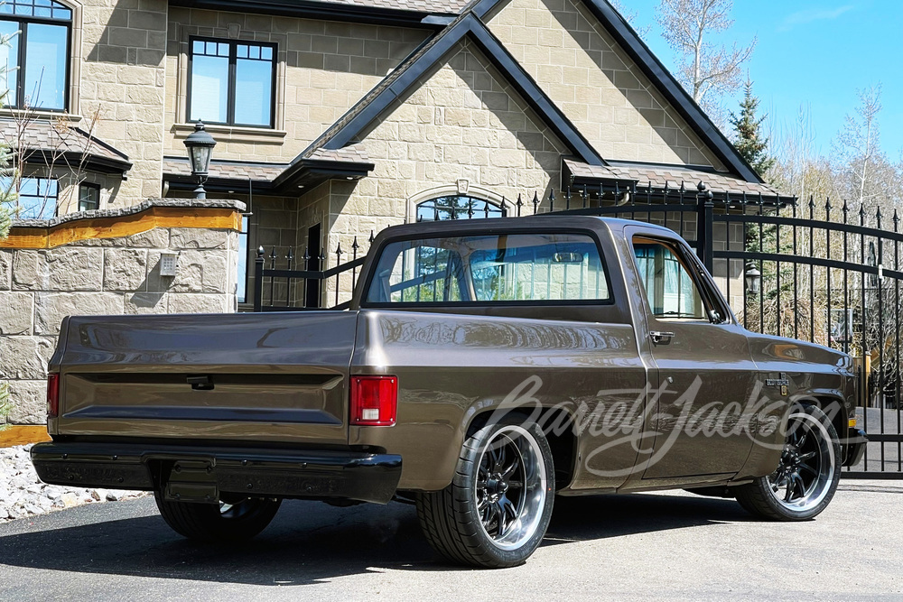 1982 CHEVROLET C10 CUSTOM PICKUP - Rear 3/4 - 258696
