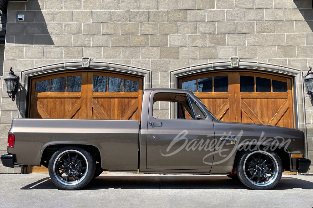 1982 CHEVROLET C10 CUSTOM PICKUP - Side Profile - 258696