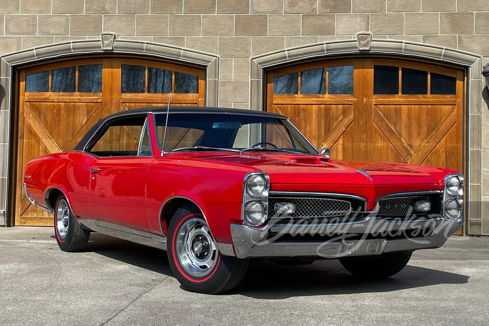 1967 PONTIAC GTO - Front 3/4 - 258698