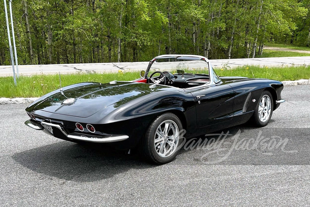 1962 CHEVROLET CORVETTE CUSTOM CONVERTIBLE - Rear 3/4 - 259216