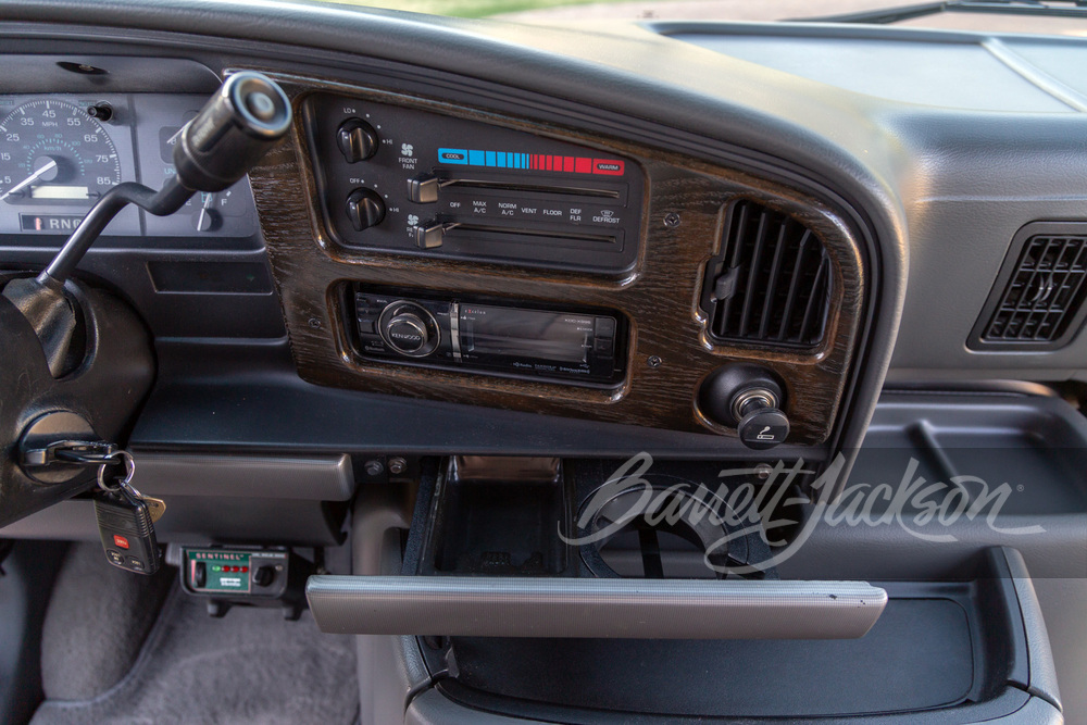 1994 FORD E-350 CUSTOM CONVERSION VAN - Misc 9 - 260069