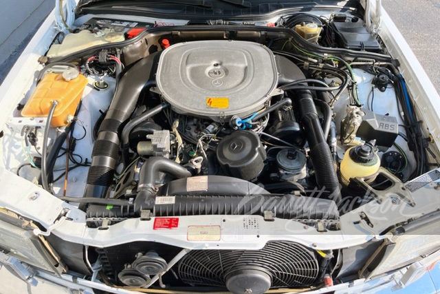 1987 MERCEDES-BENZ 560SEC - Engine - 260164