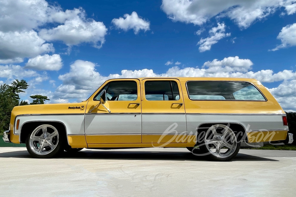 1979 CHEVROLET SUBURBAN CUSTOM SUV - Side Profile - 260177