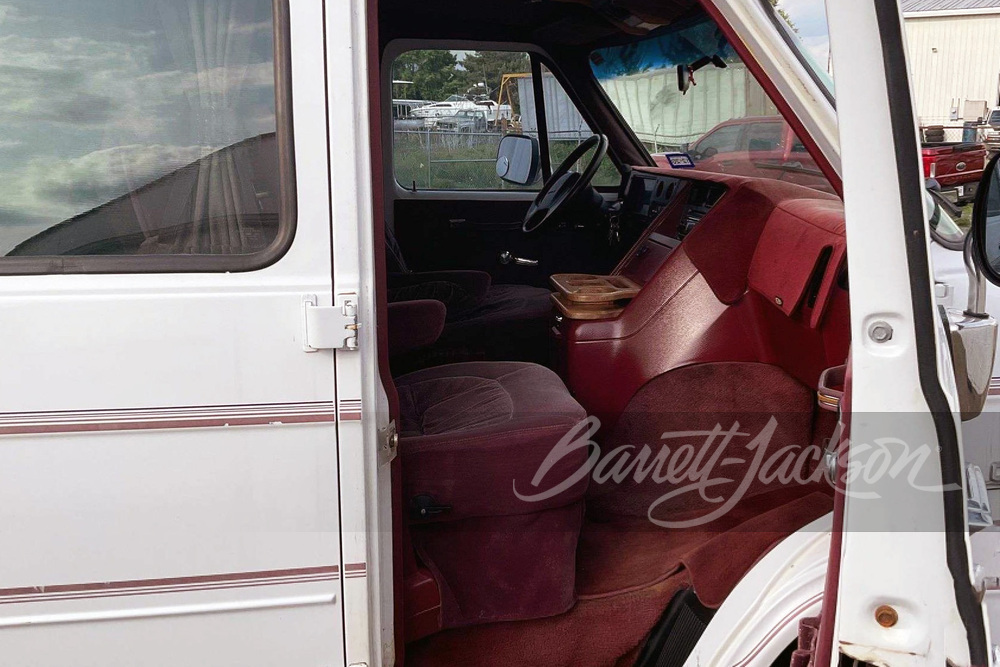 1993 CHEVROLET G20 CONVERSION VAN - Interior - 260211