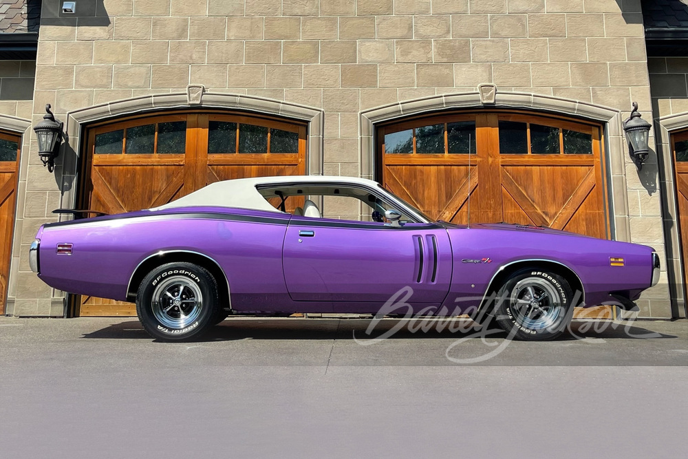 1971 DODGE CHARGER R/T - Side Profile - 260253