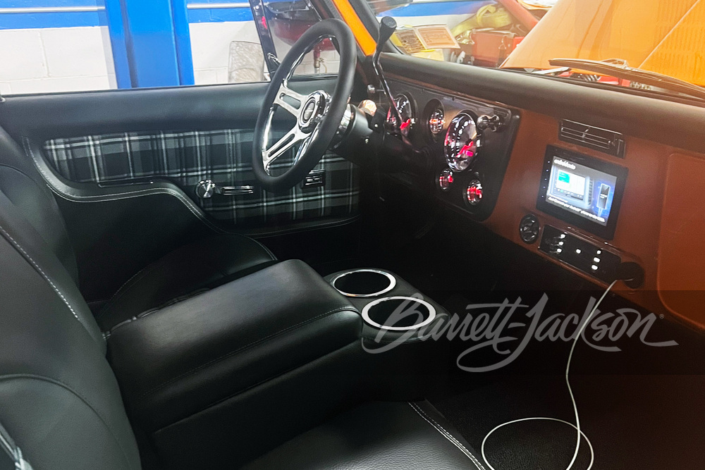 1971 CHEVROLET C10 SUPER CHEYENNE CUSTOM PICKUP - Interior - 260314