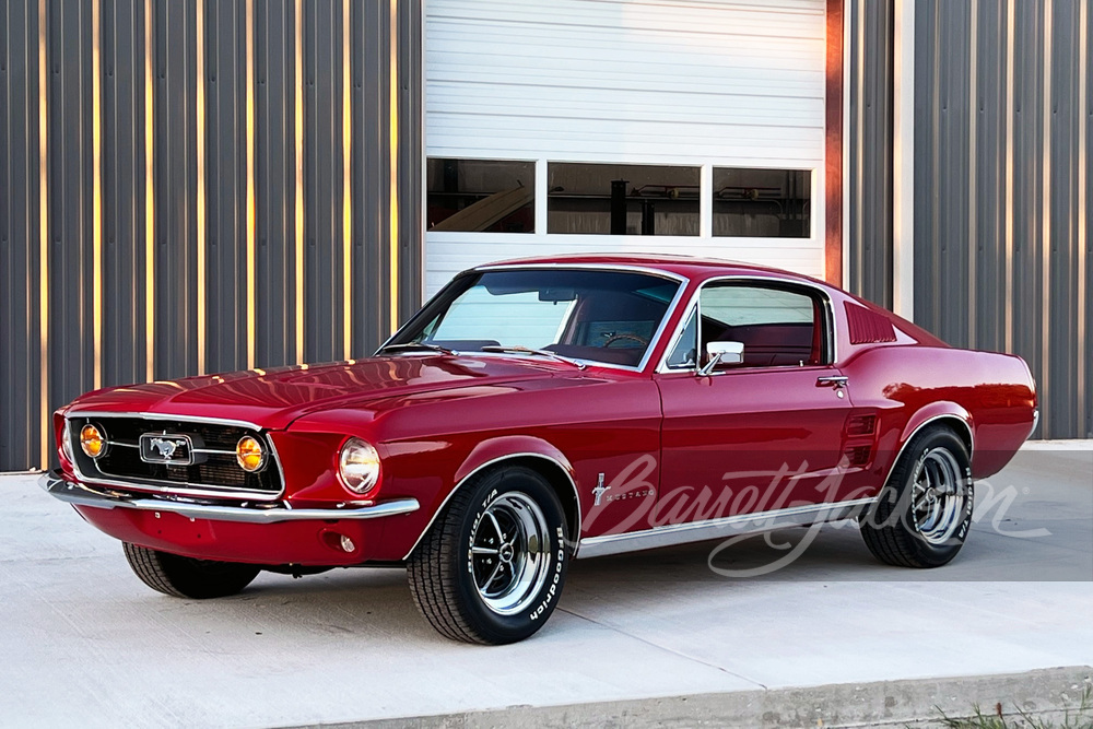 1967 FORD MUSTANG FASTBACK Front 3 4 260324