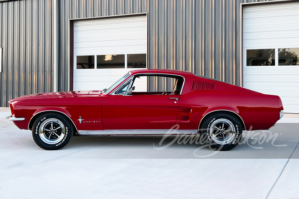 1967 FORD MUSTANG FASTBACK - Side Profile - 260324