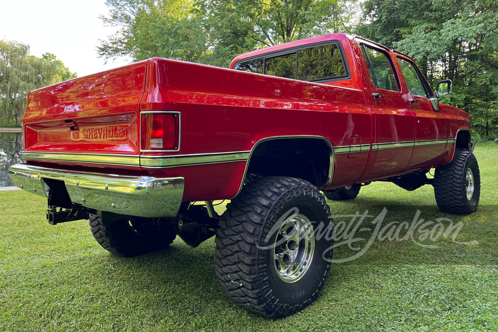 1990 CHEVROLET 3500 CUSTOM PICKUP - Rear 3/4 - 260335