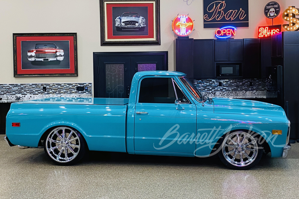 1972 CHEVROLET C10 CUSTOM PICKUP - Side Profile - 260337