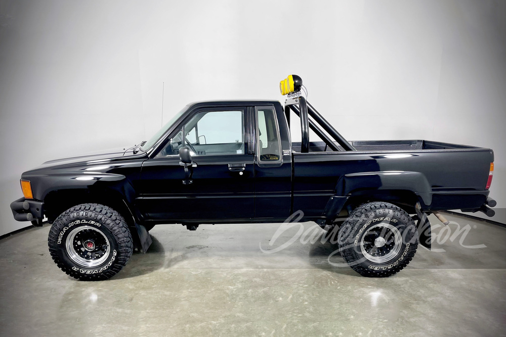 1986 TOYOTA PICKUP "BACK TO THE FUTURE" TRIBUTE - Side Profile - 260434