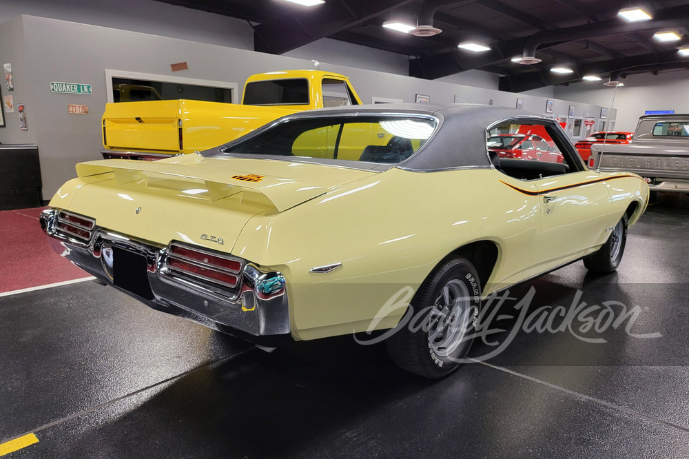 1969 PONTIAC GTO JUDGE RAM AIR III - Rear 3/4 - 260483