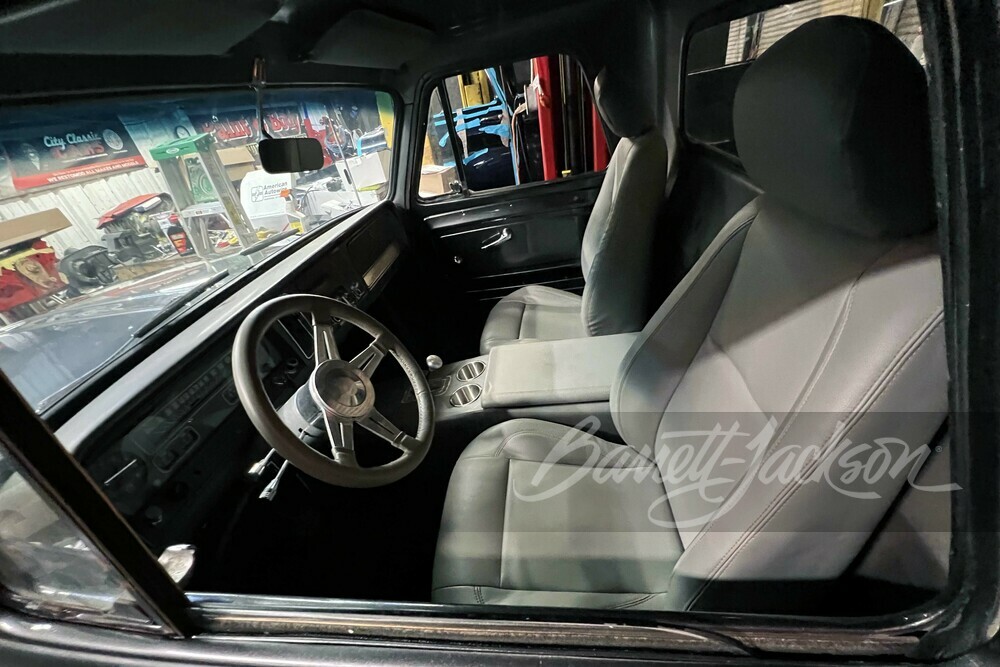 1965 CHEVROLET C10 CUSTOM PICKUP - Interior - 260497
