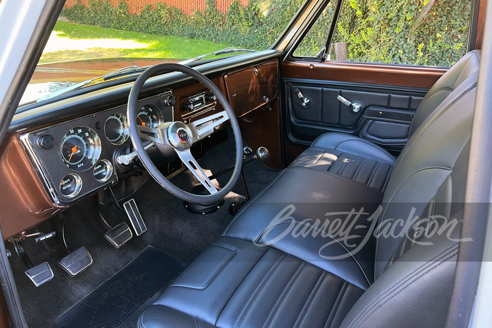 1972 CHEVROLET K10 CUSTOM PICKUP - Interior - 260543