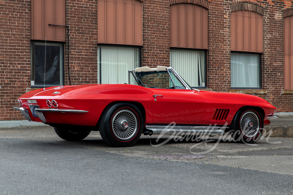 1967 CHEVROLET CORVETTE 427/390 CONVERTIBLE - Rear 3/4 - 260545