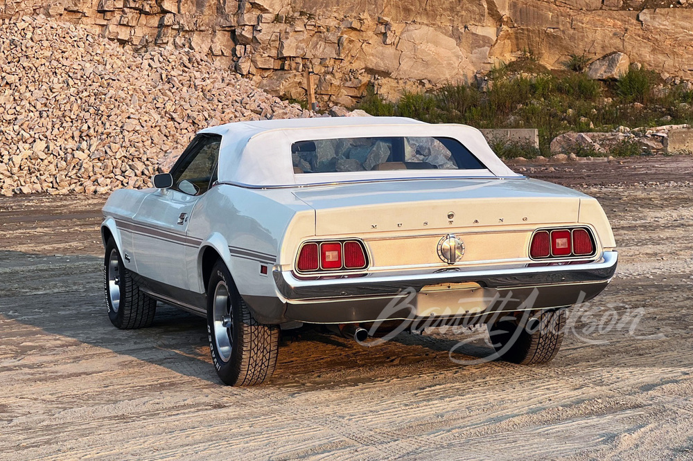 1971 FORD MUSTANG CONVERTIBLE - Rear 3/4 - 260635