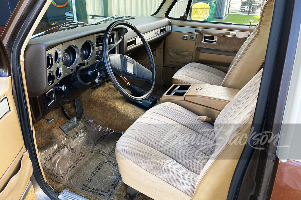 1984 CHEVROLET K5 BLAZER - Interior - 260696