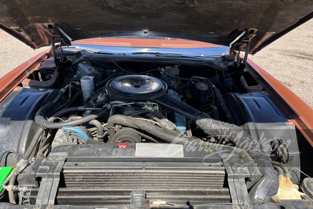1977 CADILLAC ELDORADO BIARRITZ - Engine - 260738