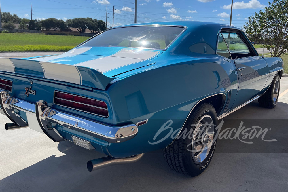 1969 CHEVROLET CAMARO Z/28 RS - Rear 3/4 - 260746