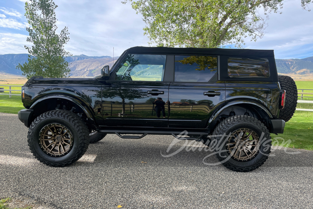 2022 FORD BRONCO CUSTOM SUV - Side Profile - 260920