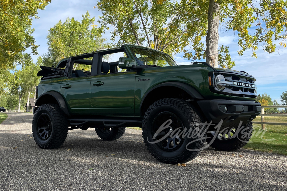 2022 FORD BRONCO CUSTOM SUV - Front 3/4 - 260921
