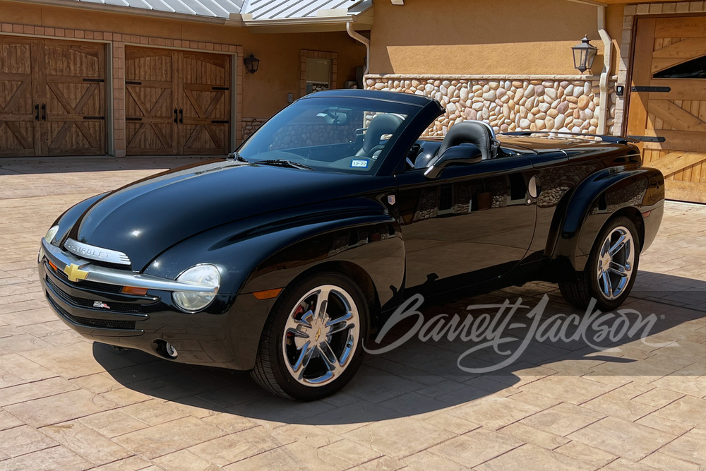 2005 CHEVROLET SSR CUSTOM PICKUP - Front 3/4 - 260982