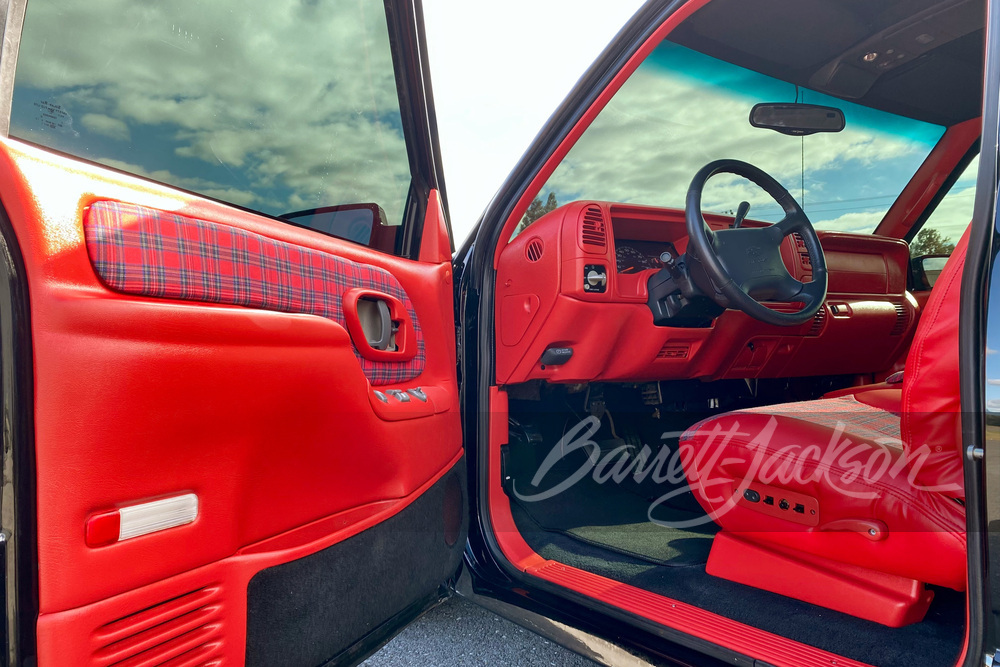 1997 CHEVROLET TAHOE CUSTOM SUV - Engine - 261008