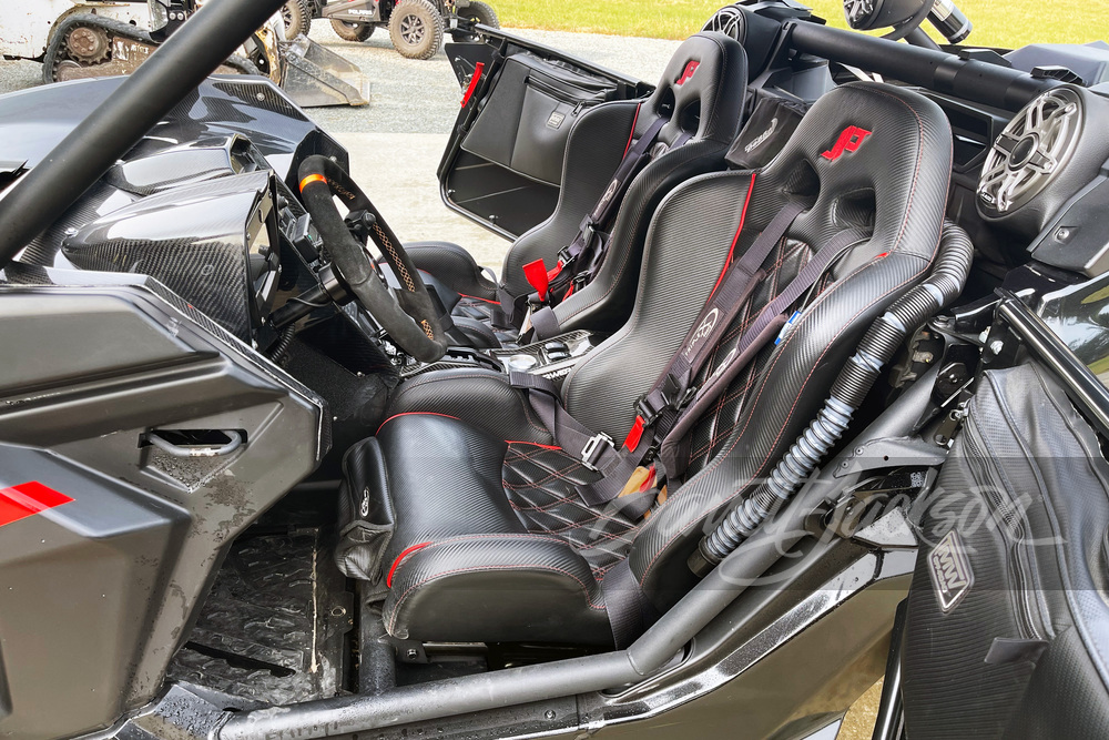 2020 CAN-AM MAVERICK X3 CUSTOM - Interior - 261010