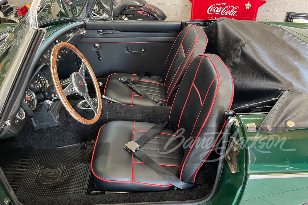 1967 MG MGB ROADSTER - Interior - 261113