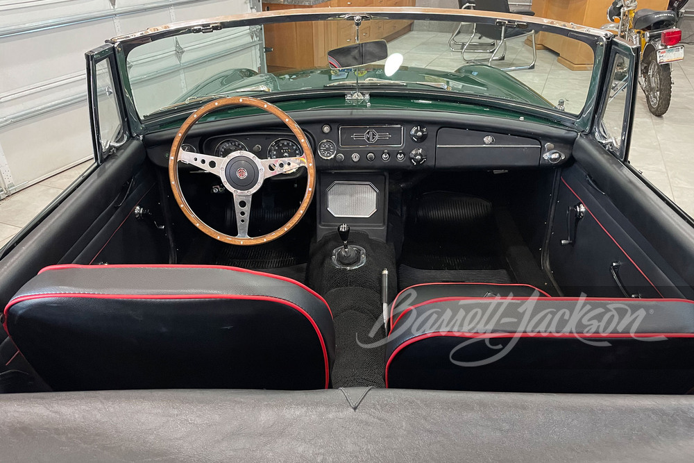 1967 MG MGB ROADSTER - Misc 1 - 261113