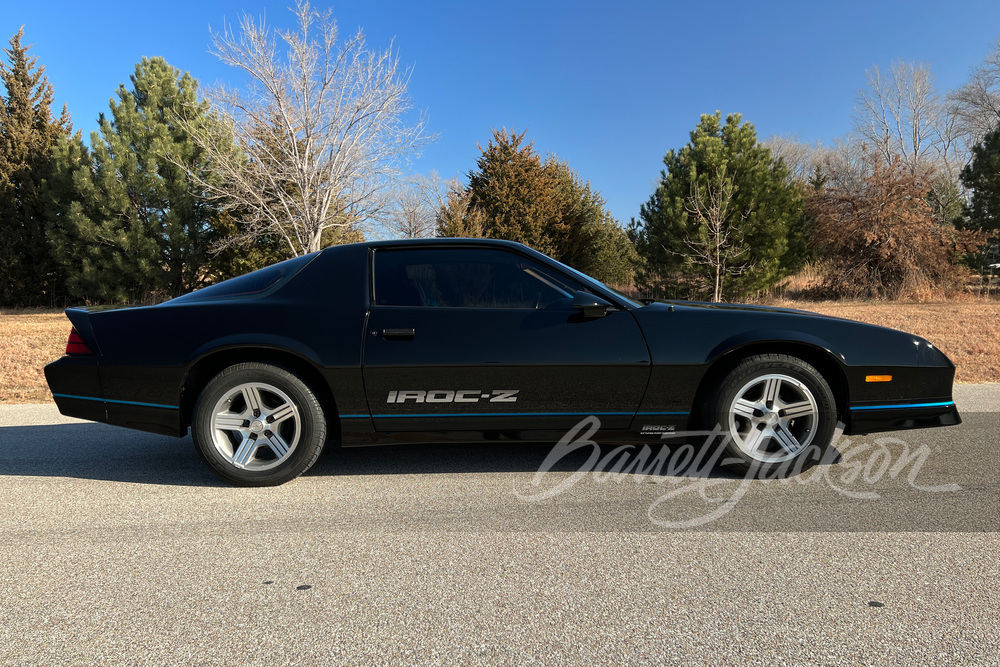 1988 CHEVROLET CAMARO IROC-Z - Side Profile - 261513