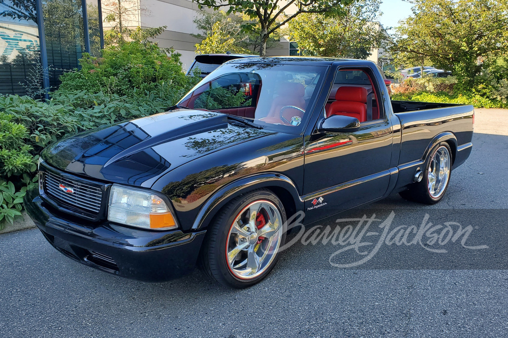 1996 GMC SONOMA CUSTOM PICKUP Front 3 4 261597 1996-gmc-sonoma-custom-pickup-front-3-4-261597