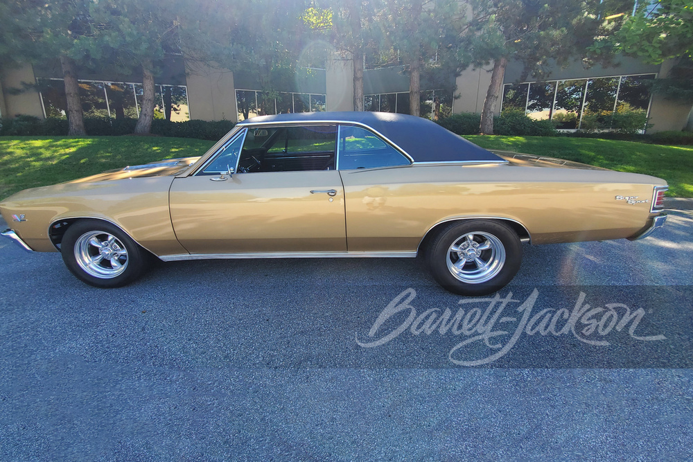 1967 CHEVROLET CHEVELLE SS 396 CUSTOM COUPE - Side Profile - 261602