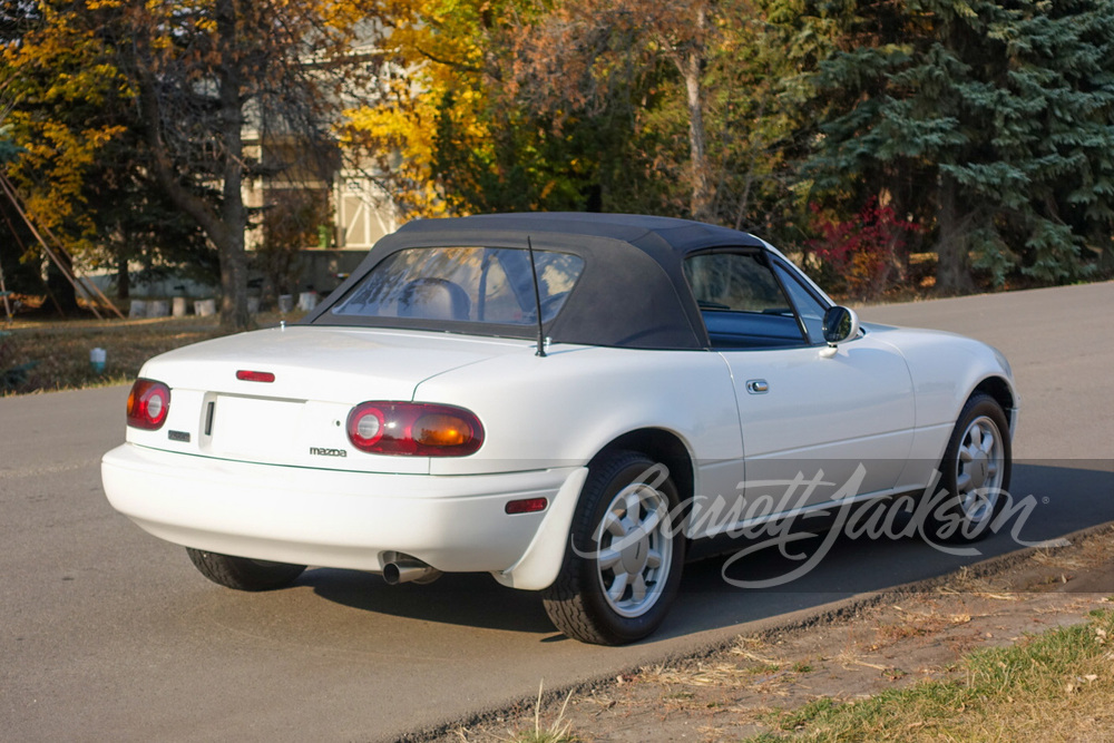 1990 MAZDA MX5 MIATA CONVERTIBLE - Rear 3/4 - 261629