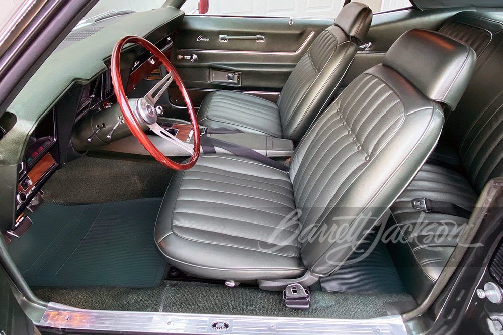 1969 CHEVROLET CAMARO Z/28 - Interior - 261685