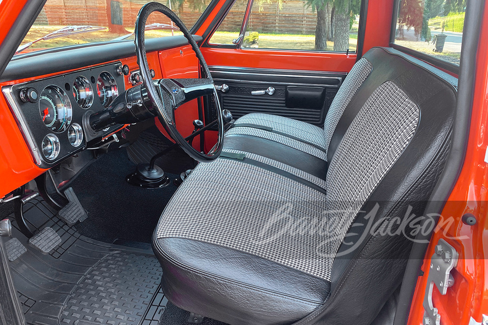 1971 CHEVROLET K10 PICKUP - Interior - 261687