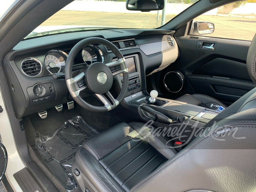 2012 FORD MUSTANG GT/CS - Interior - 261797