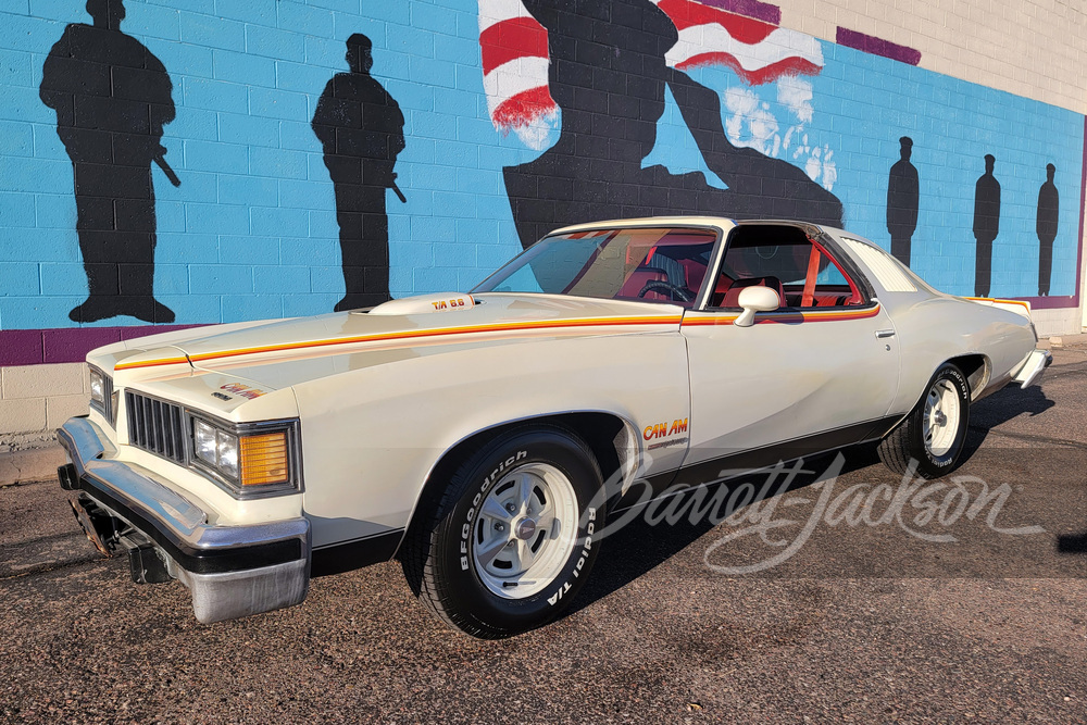 1977 PONTIAC LEMANS CAN-AM - Front 3/4 - 261962