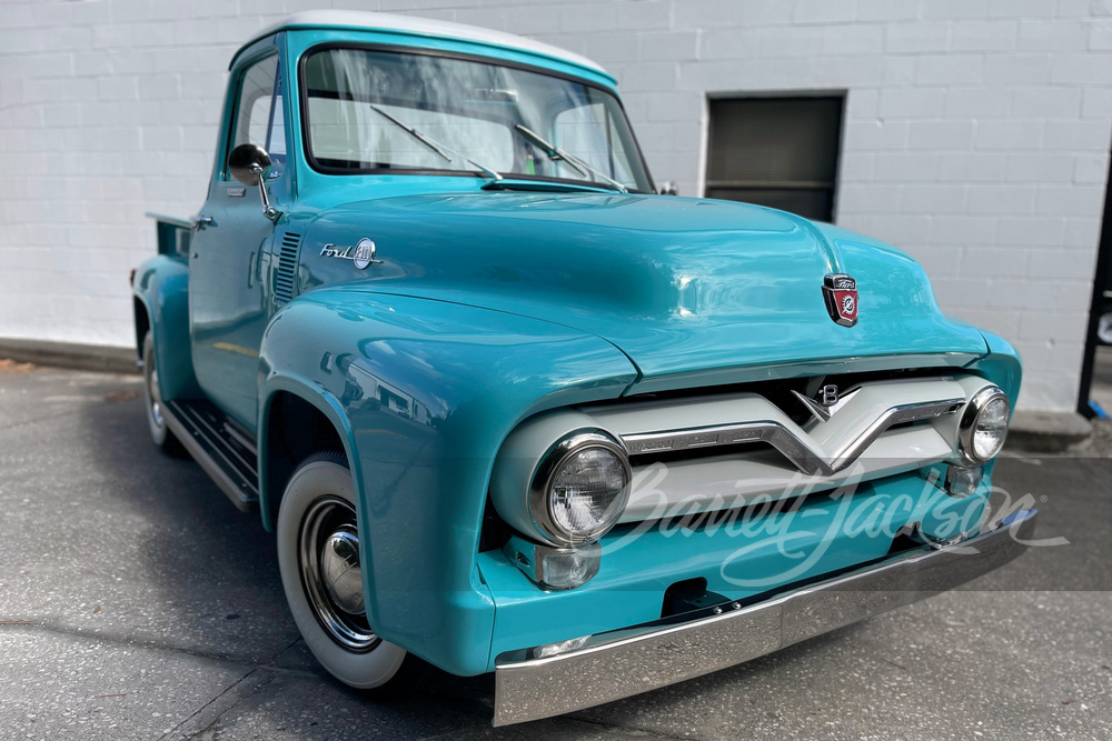 1955 FORD F-100 PICKUP - Front 3/4 - 261986