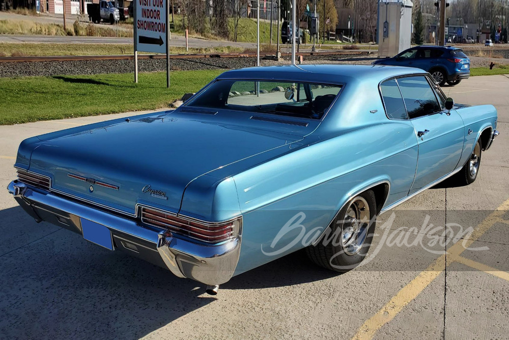 1966 CHEVROLET CAPRICE - Rear 3/4 - 262010