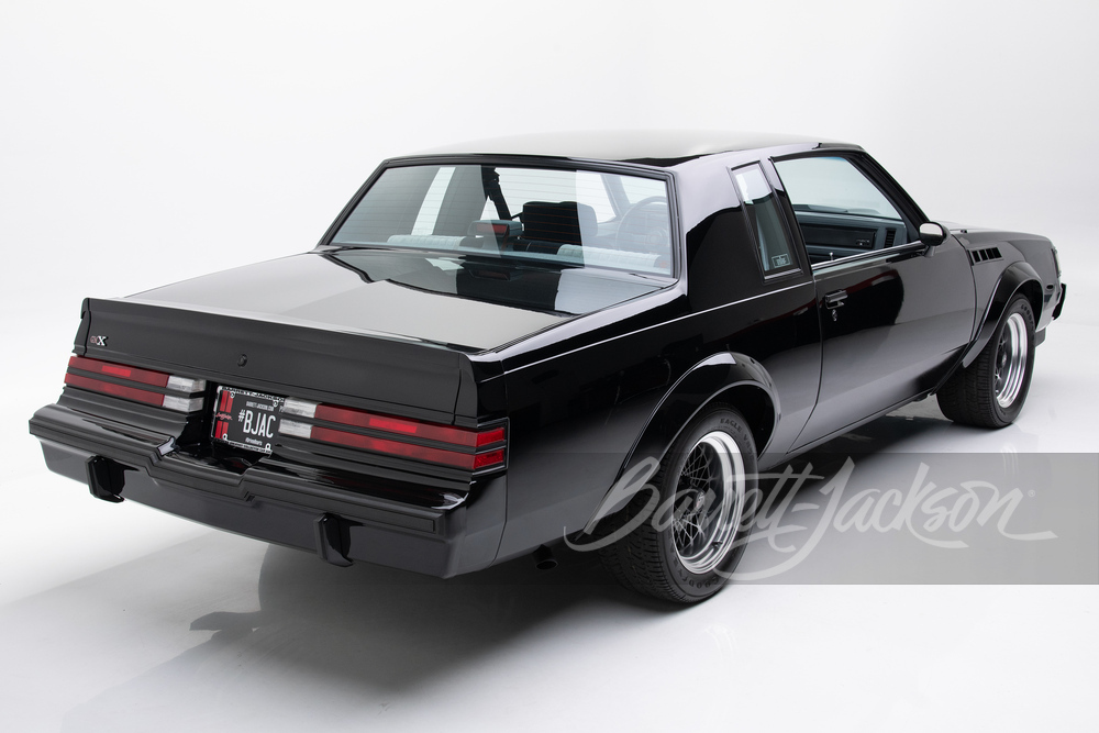 1987 BUICK GRAND NATIONAL GNX - Rear 3/4 - 262204
